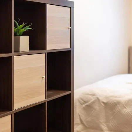 Cozy & Inner-city Nest דירה